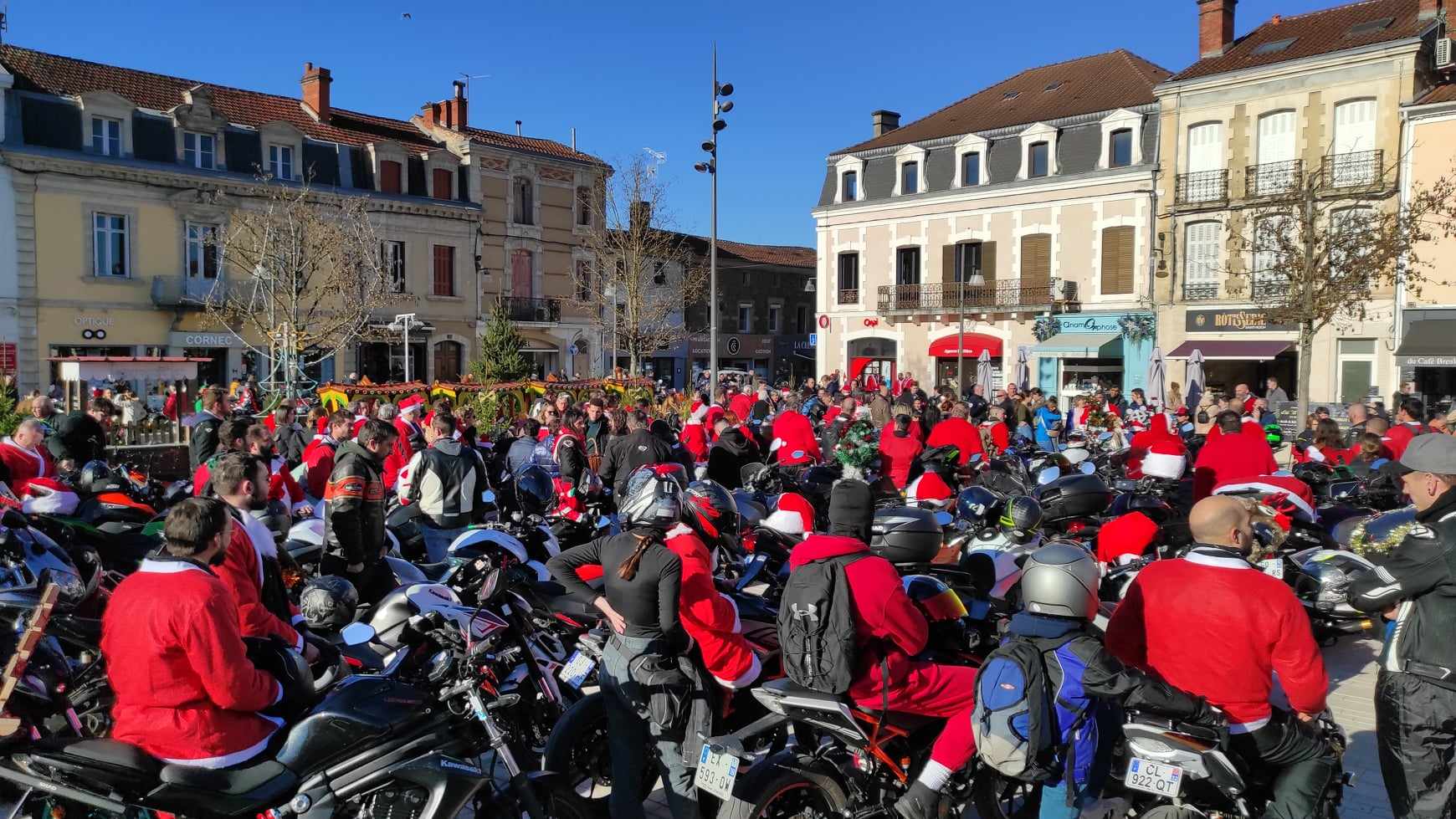 Père et Mère Noël Motard La générosité plein pot Radio MDM